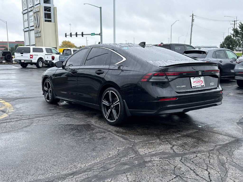 Used 2024 Honda Accord Sport image 9