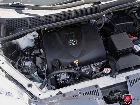 Used 2020 Toyota Sienna XLE Premium FWD image 44