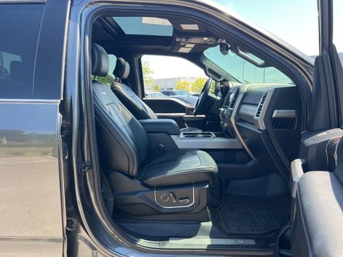 Used 2017 Ford F250 Platinum w/ Platinum Ultimate Package AWD/4WD image 43