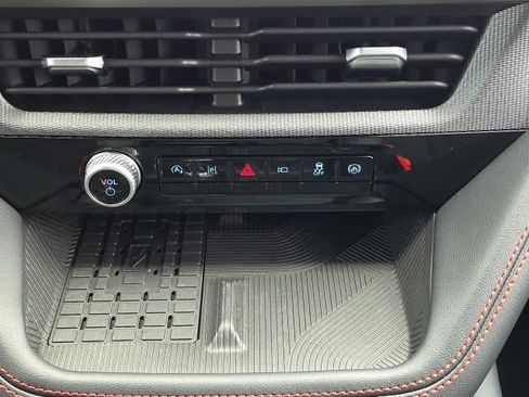 Used 2025 Ford Explorer ST image 40