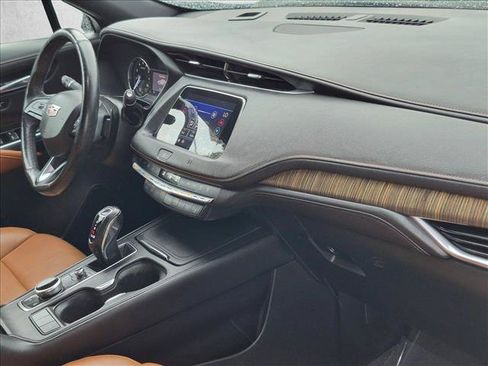 Used 2019 Cadillac XT4 Premium Luxury AWD/4WD image 20