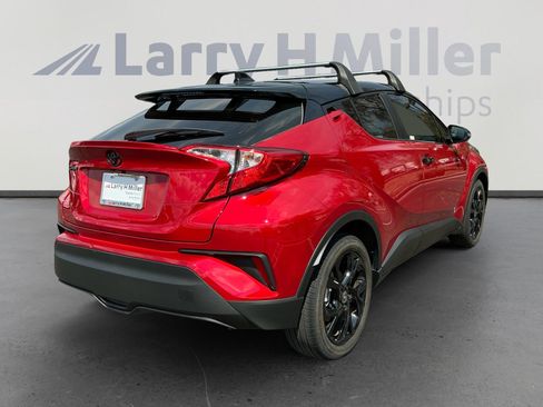 Certified 2022 Toyota C-HR Nightshade FWD image 5