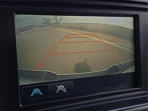 Used 2018 Chevrolet Silverado 1500 Custom w/ Custom Value Package image 12