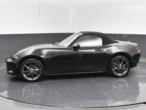Used 2019 MAZDA MX-5 Miata Grand Touring RWD image 16