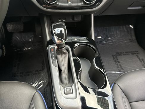 Used 2025 Buick Envista Sport Touring image 16