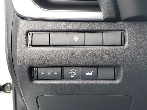 New 2026 Nissan Rogue SV w/ Cold Weather Package AWD/4WD image 8
