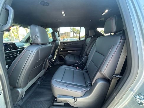 New 2026 Chevrolet Traverse Z71 w/ Enhanced Driving Package AWD/4WD image 13