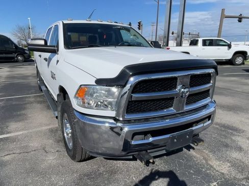 Used 2018 RAM 3500 Tradesman w/ Chrome Appearance Group AWD/4WD image 4