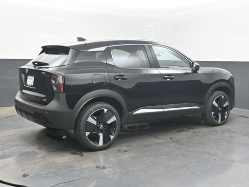 Used 2025 Nissan Kicks SR image 8