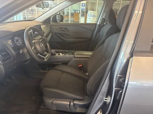 Used 2023 Nissan Rogue S FWD image 17