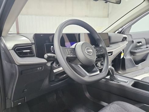 New 2025 Nissan Kicks SV w/ SV Premium Package AWD/4WD image 18