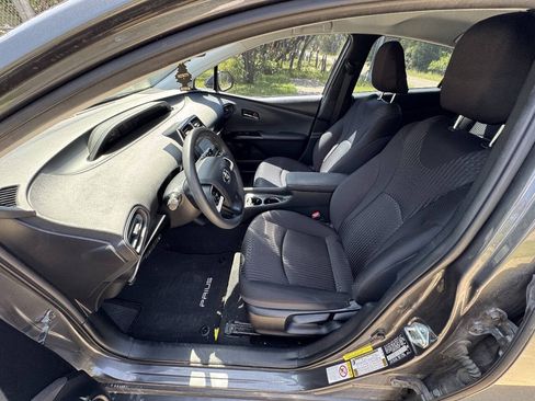 Used 2016 Toyota Prius Two FWD image 21