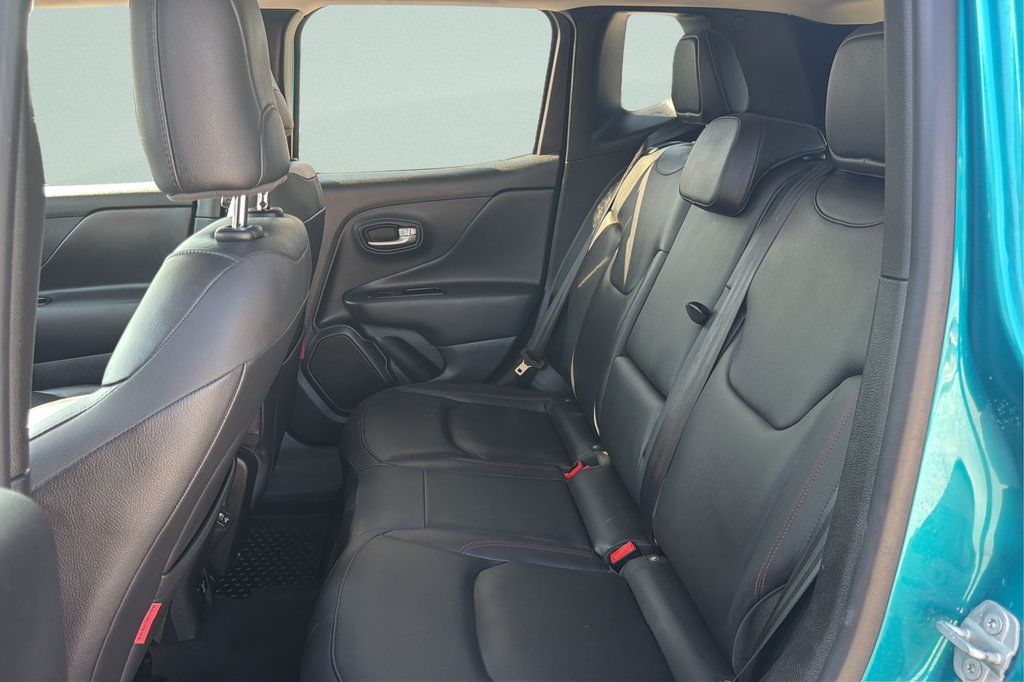 Used 2022 Jeep Renegade Trailhawk AWD/4WD image 23