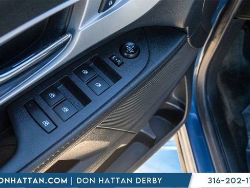 Used 2017 Chevrolet Equinox LT w/ Convenience Package image 16