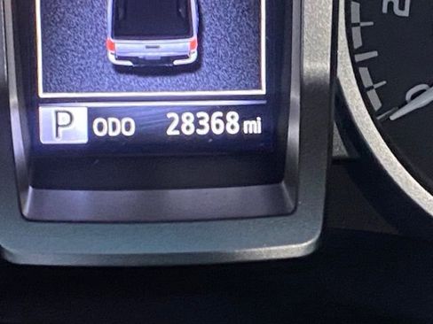 Used 2021 Toyota Tacoma Limited image 23