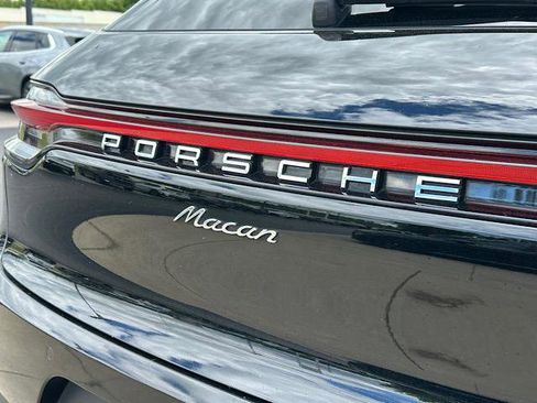 Used 2020 Porsche Macan AWD/4WD image 10