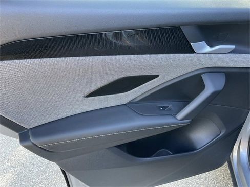 Used 2025 Volkswagen Tiguan S image 21