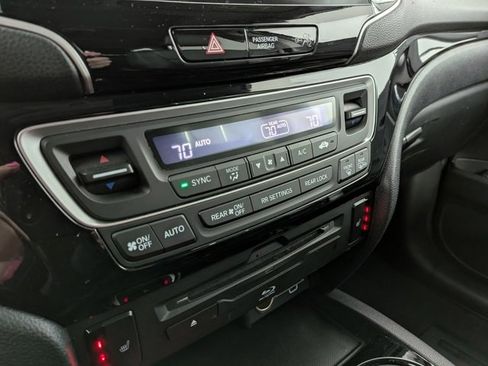 Used 2021 Honda Pilot Touring image 21