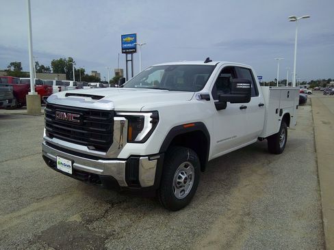New 2025 GMC Sierra 2500 Pro w/ Convenience Package image 2
