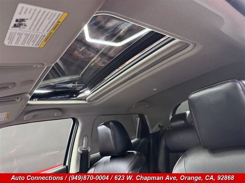 Used 2017 Nissan Juke SL image 20