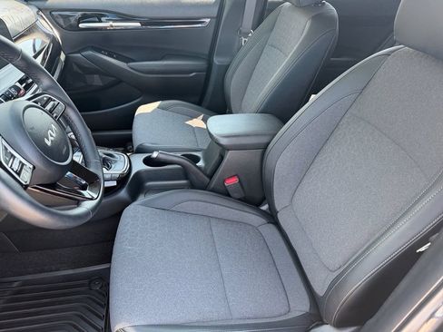 Used 2025 Kia Seltos S FWD image 9