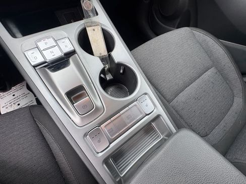 Used 2023 Hyundai Kona SE FWD image 28