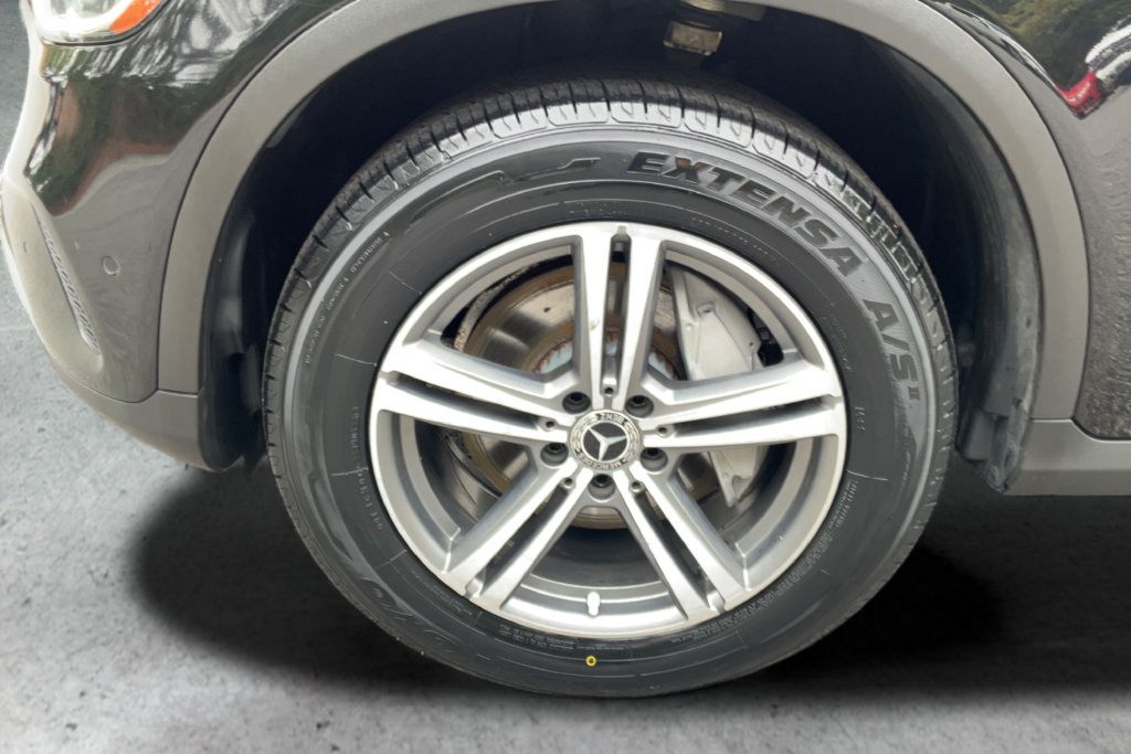 Used 2020 Mercedes-Benz GLC 300 4MATIC w/ Parking Assistance Package image 25