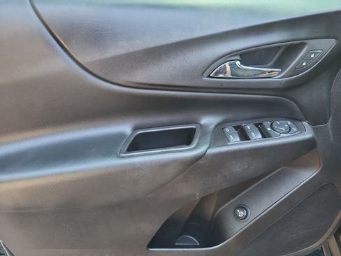 Used 2019 Chevrolet Equinox LT FWD image 25