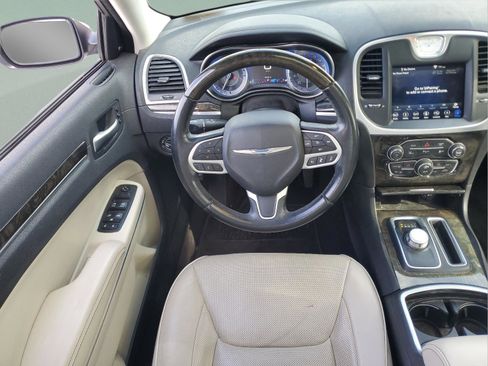 Used 2018 Chrysler 300 Limited w/ Safetytec Plus Group image 12
