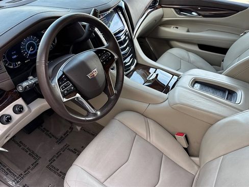 Used 2016 Cadillac Escalade Premium image 12
