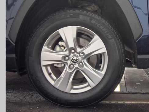Used 2025 Toyota RAV4 XLE w/ Convenience Package FWD image 10