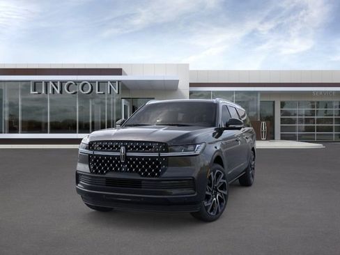 New 2026 Lincoln Navigator L Black Label AWD/4WD image 2