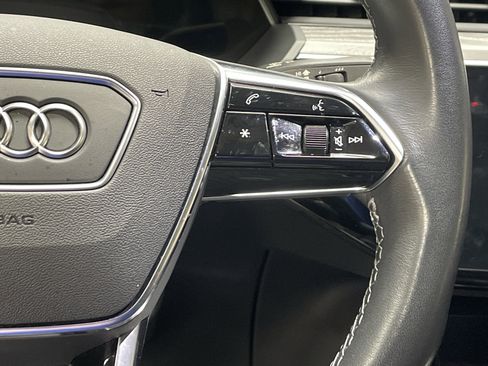 Used 2022 Audi e-tron Premium Plus w/ Premium Plus Package image 20