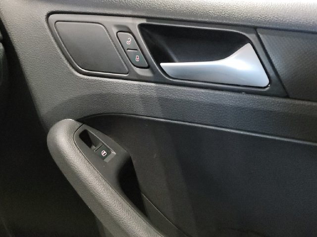 Used 2014 Volkswagen Jetta SE FWD image 21