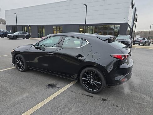 New 2026 MAZDA MAZDA3 Hatchback w/Premium Plus Pkg image 6