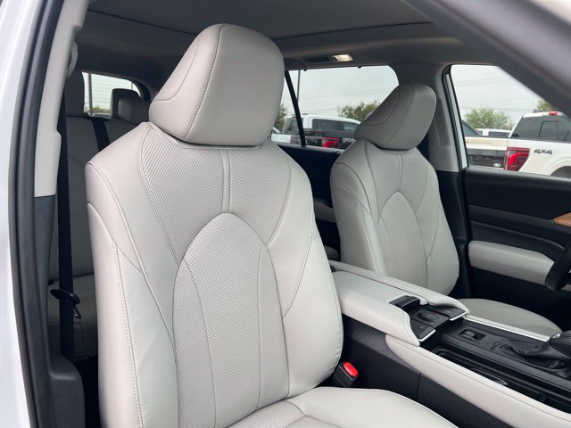 Used 2026 Toyota Grand Highlander FWD image 25