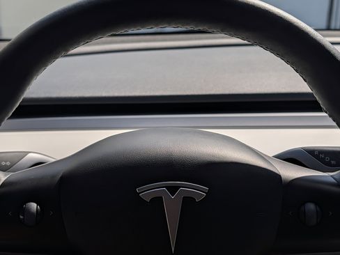 Used 2023 Tesla Model 3 Performance image 27