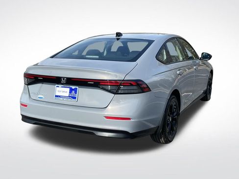 Certified 2025 Honda Accord SE image 6