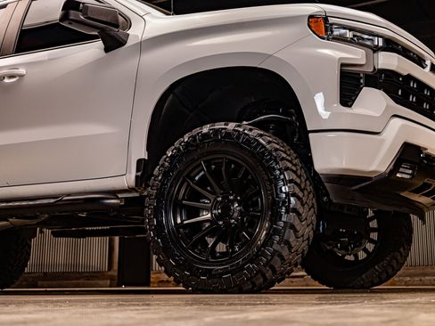 Used 2024 Chevrolet Silverado 1500 RST w/ Z71 Off-Road Package image 16