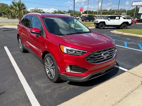 Used 2021 Ford Edge Titanium w/ Equipment Group 301A AWD/4WD image 3