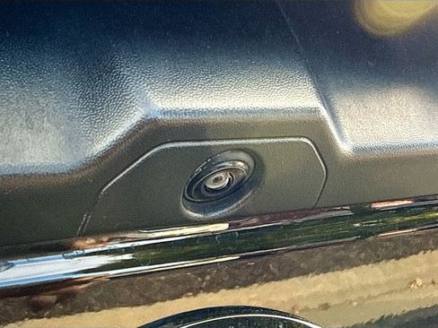 Used 2022 Nissan Frontier PRO-4X w/ Technology Package image 13