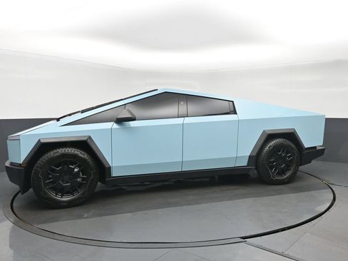 Used 2024 Tesla Cybertruck Cyberbeast AWD/4WD image 6