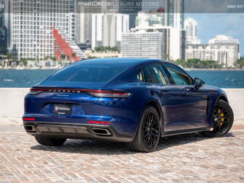 Used 2022 Porsche Panamera image 4