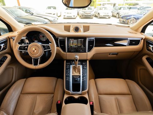 Used 2016 Porsche Macan S image 2