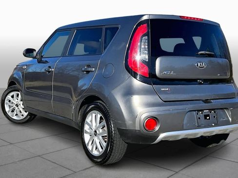 Used 2018 Kia Soul + image 11