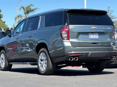 Used 2024 Chevrolet Suburban Premier image 7