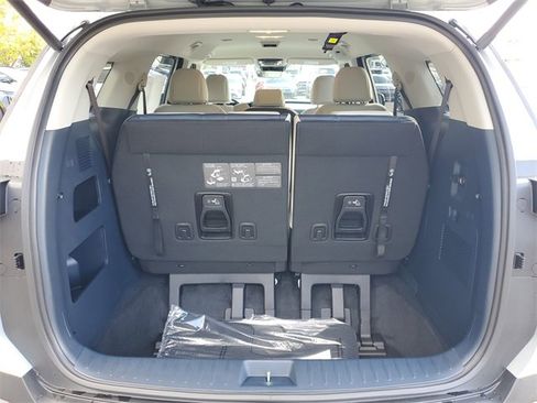 New 2026 Kia Carnival EX image 14