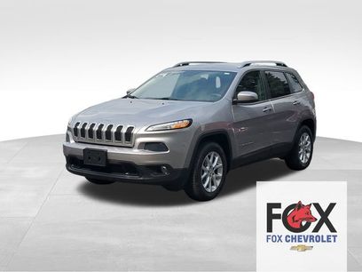 Used 2018 Jeep Cherokee Latitude Plus w/ Comfort/Convenience Group