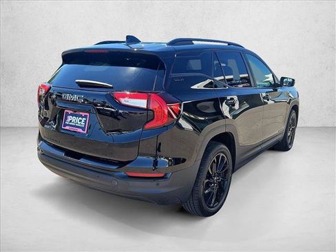 Used 2023 GMC Terrain SLE w/ Driver Convenience Package FWD image 5