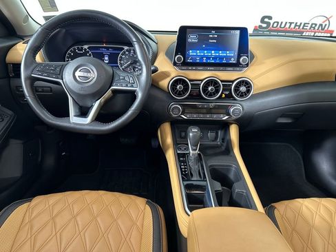 Used 2024 Nissan Sentra SV w/ SV Premium Package image 18